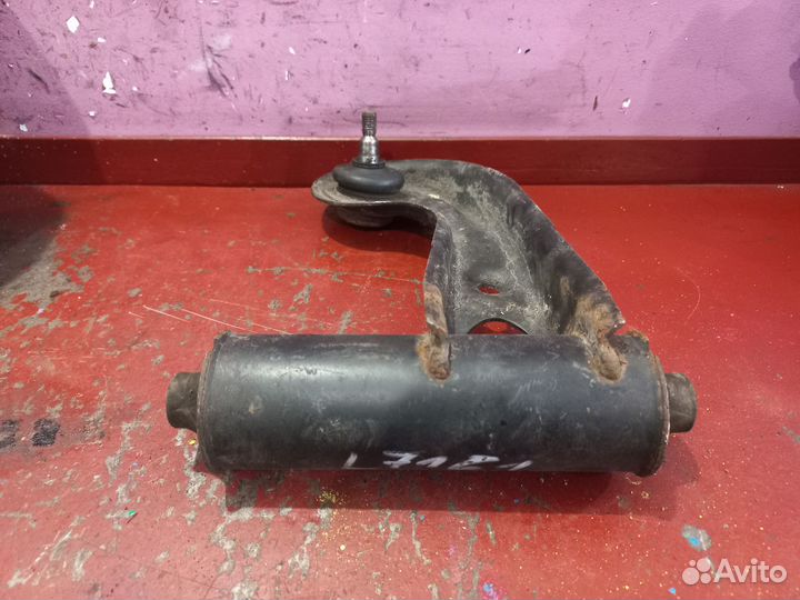 Рычаг верхний левый Mercedes W 210