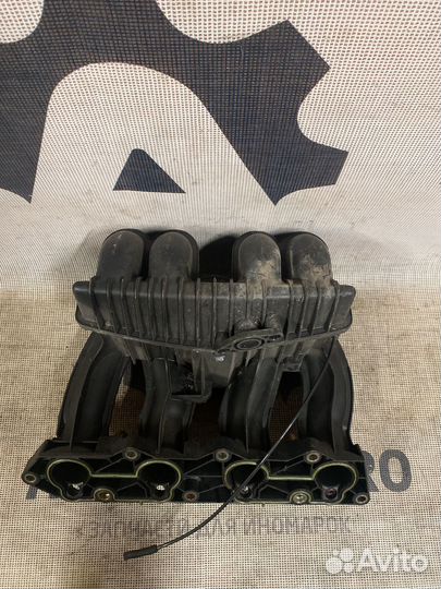 Впускной коллектор Mercedes W202 A1111402201