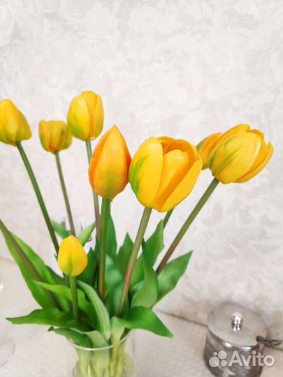 Тюльпаны в вазе