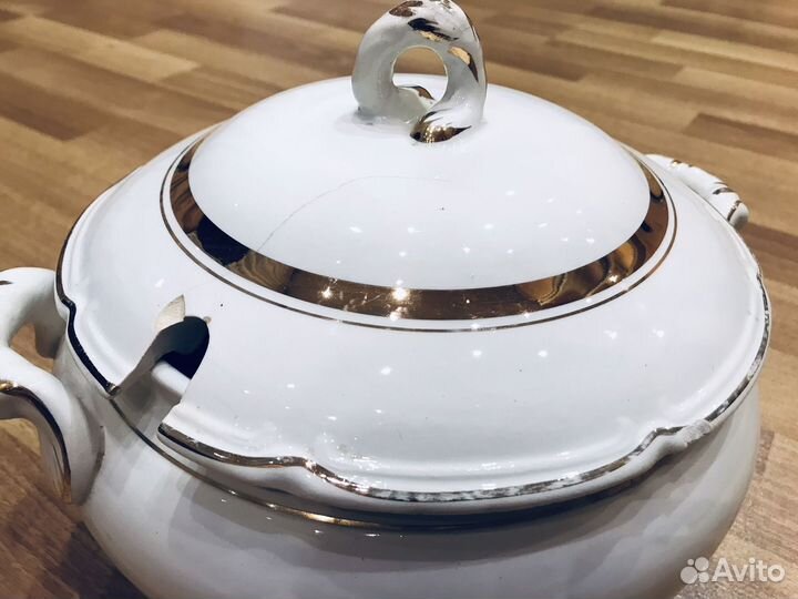 Супница фарфоровая