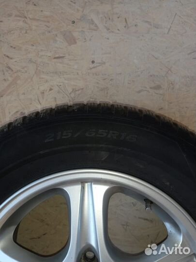 Laufenn I Fit IZ 215/65 R16