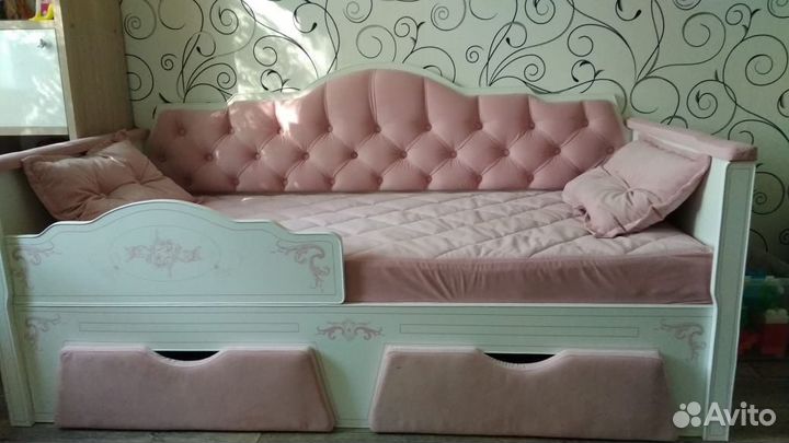 Детская кровать с каретной стяжкой