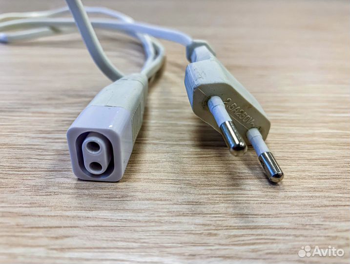 Провод с вилкой для лампы дневного света