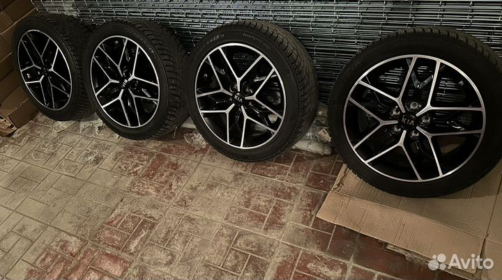 Комплект колес R18 на Kia Optima 4 JF