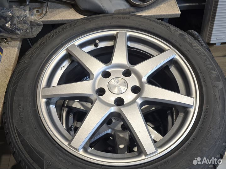 Acustica Challenger 225/55 R17