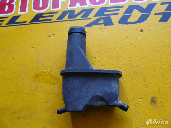 Бачок гидроусилителя для Volkswagen Golf 3 Vento