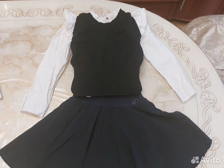 Фирменная школьная одежда