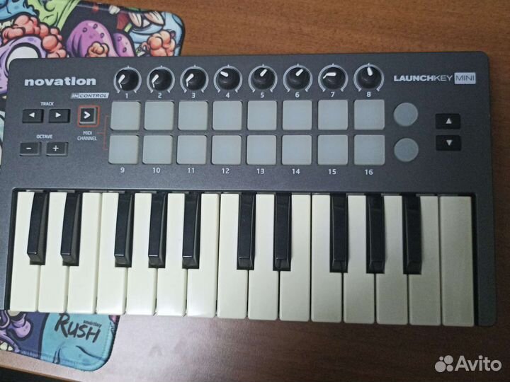 Novation launchkey миди клавиатура usb