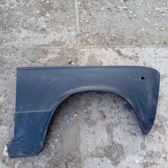 Крыло переднее правое