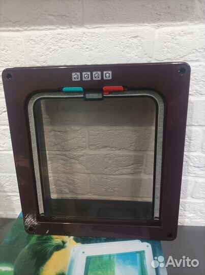 Дверца для кошек и маленьких собак