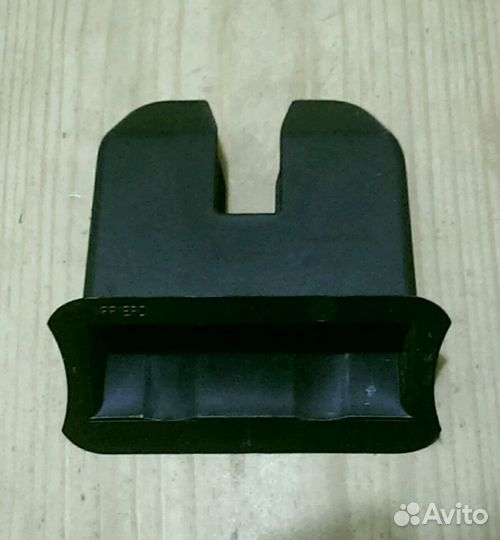 Кожух замка крышки багажника Skoda Fabia/Roomster