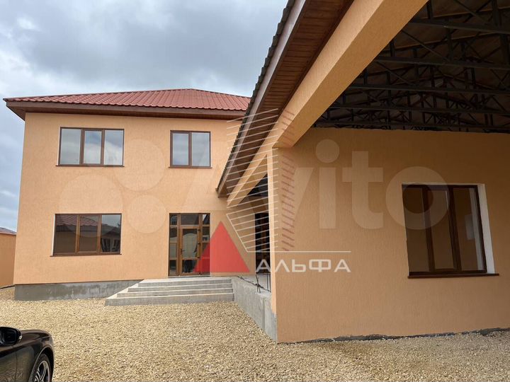 Дом 352,4 м² на участке 10 сот.