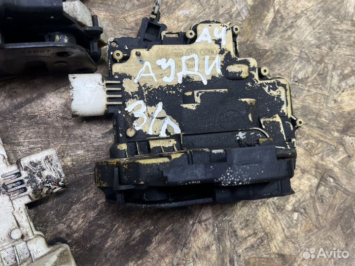 Замок двери задней левой правой Audi A4 b6