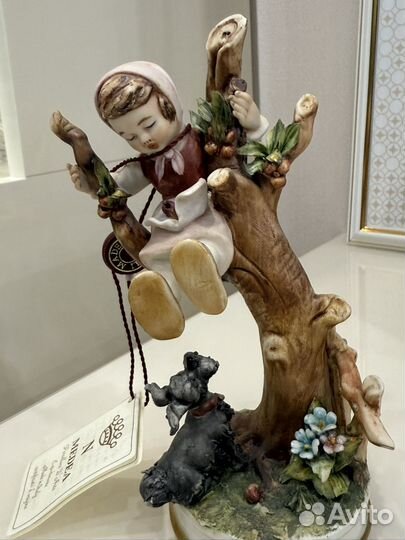 Статуэтка Девочка на дереве. La Medea Италия