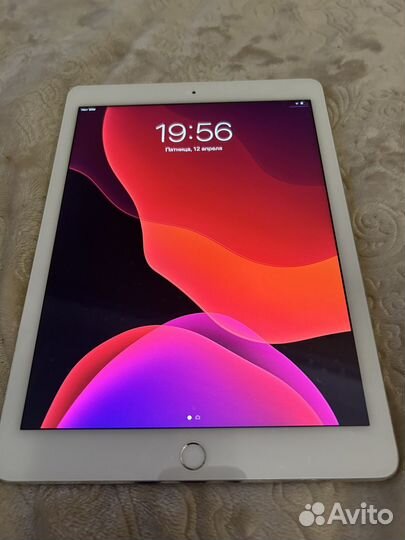 Планшет iPad Air 2 A1567 4G Cellular + WiFi 16GB