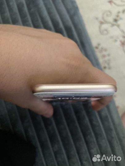 Телефон iPhone8