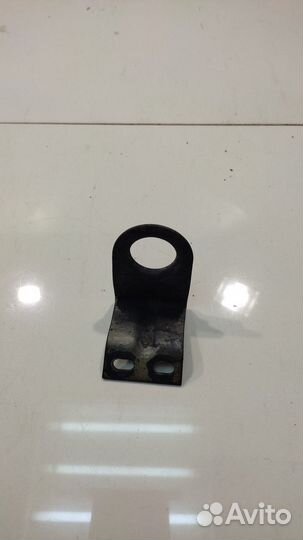 Кронштейн основного радиатора (верхний, левый)