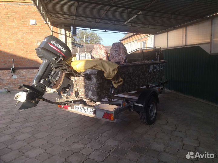 Моторная лодка тримаран касатка с мотором ямаха 30