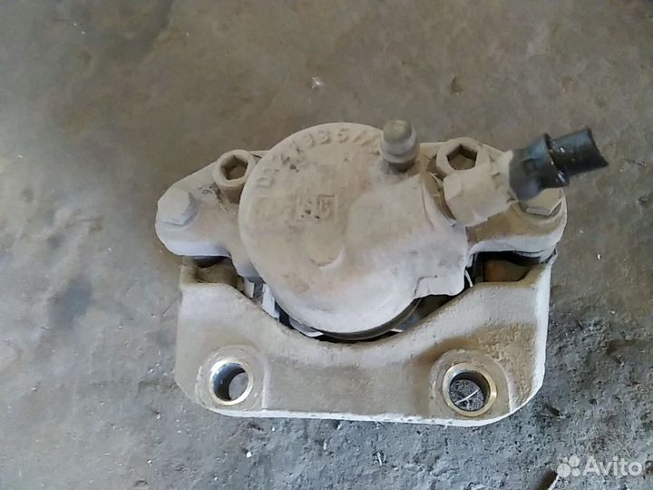 Суппорт передний Renault Logan