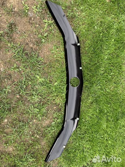 Отбойник капота bmw