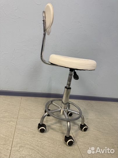 Стул на колесиках для мастера бу