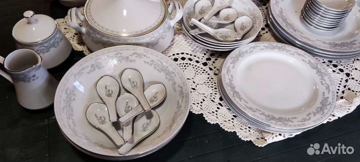 Набор столовой посуды новый