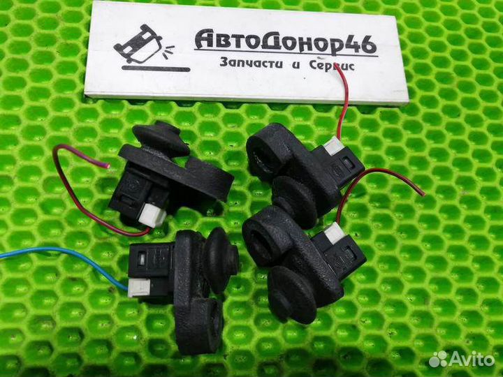 Концевик двери Nissan Teana J31