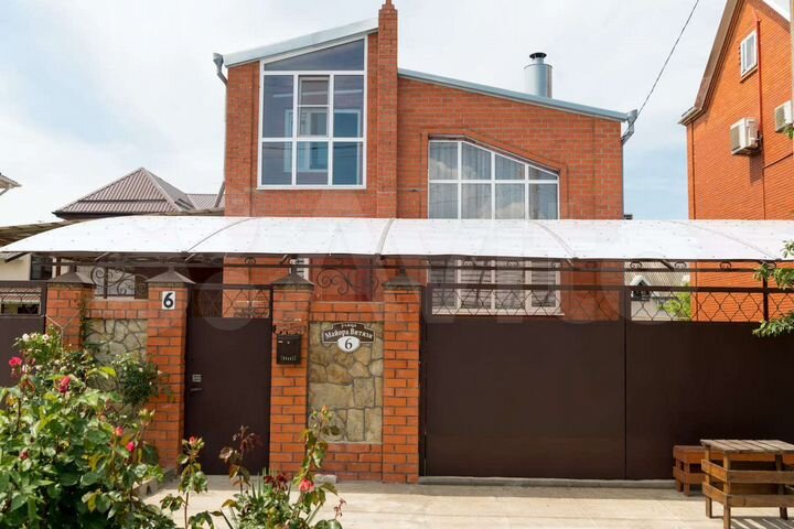 Дом 195 м² на участке 7 сот.