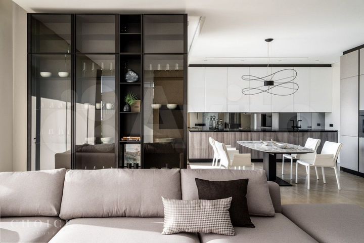 Коттедж 336 м² на участке 10 сот.