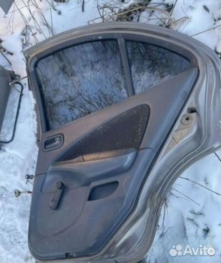 Дверь задняя правая Nissan Almera N16