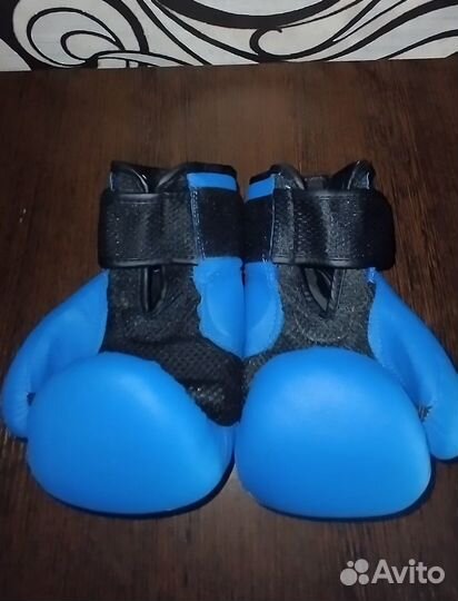 Боксерские перчатки