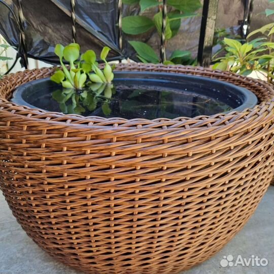 Кашпо для цветов из ротанга