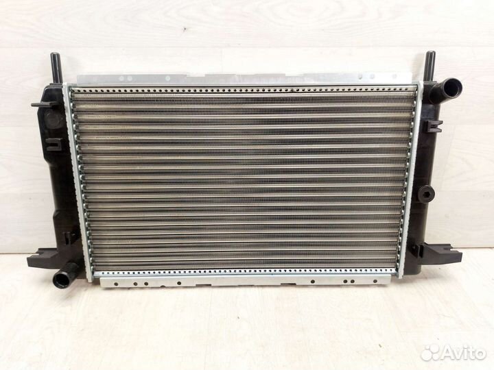 Радиатор охлаждения Ford Scorpio 1985-1998 МКПП