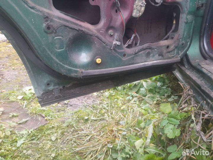 Двери на mazda 626 GE