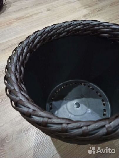 Корзина плетеная из ротанга