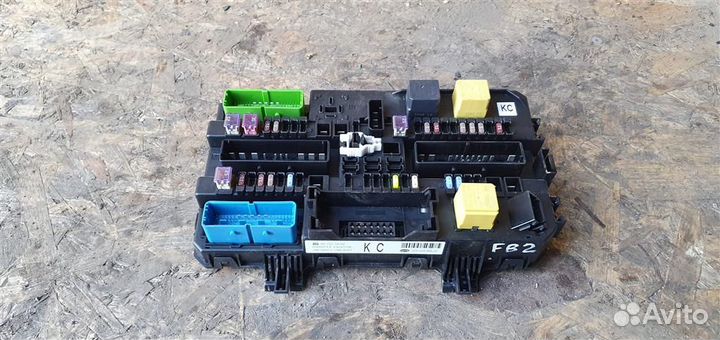 Блок предохранителей задний Opel Astra H sedan 20