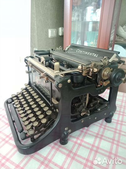 Пишущая,печатная машинка Continental