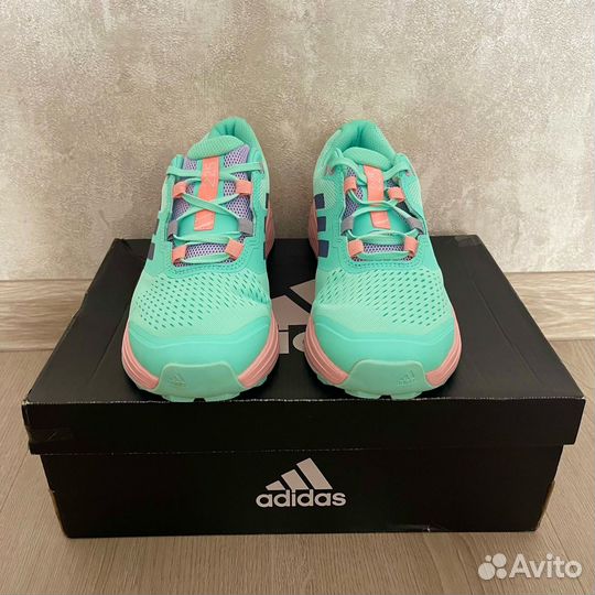 Кроссовки adidas
