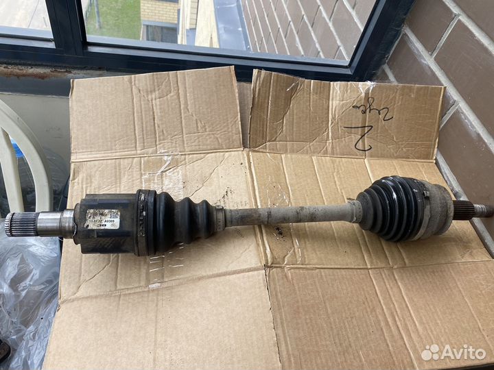 Полуось передняя левая маздасх5 2.5 AT 4WD)