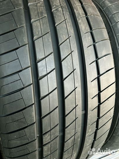 Kapsen RS26 Practical Max HP 275/40 R21 и 315/35 R21 107W