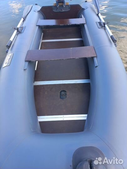 Лодка с мотором