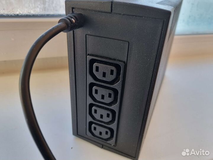 Блок бесперебойного питания cyber utc 850 ei