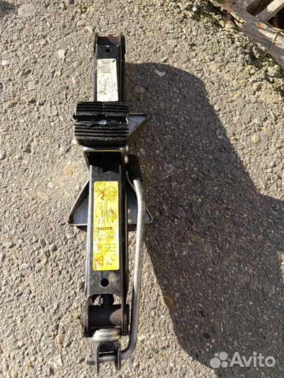 Домкрат реечный