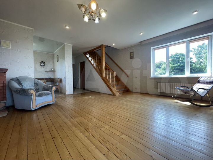 Дом 212 м² на участке 14,4 сот.