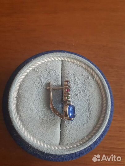 Серебряная сережка одна