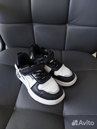 Кроссовки детские