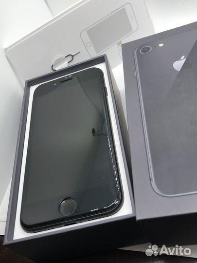 iPhone 8, 64 ГБ