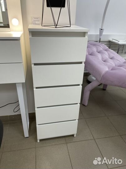 Комод высокий узкий
