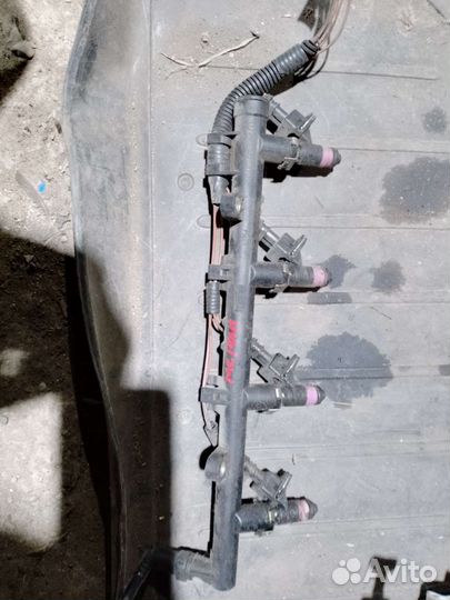 Топливная рампа megane