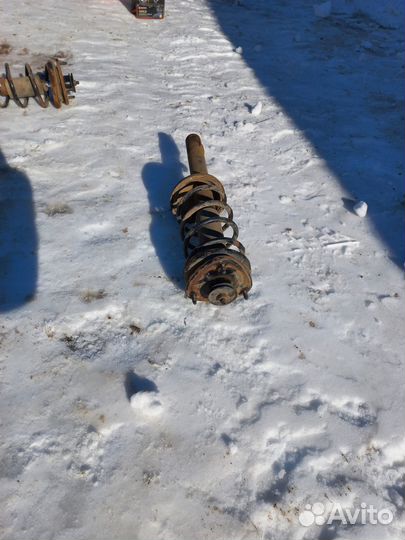 Передние стойки амортизатора в сборе хонда hr-v